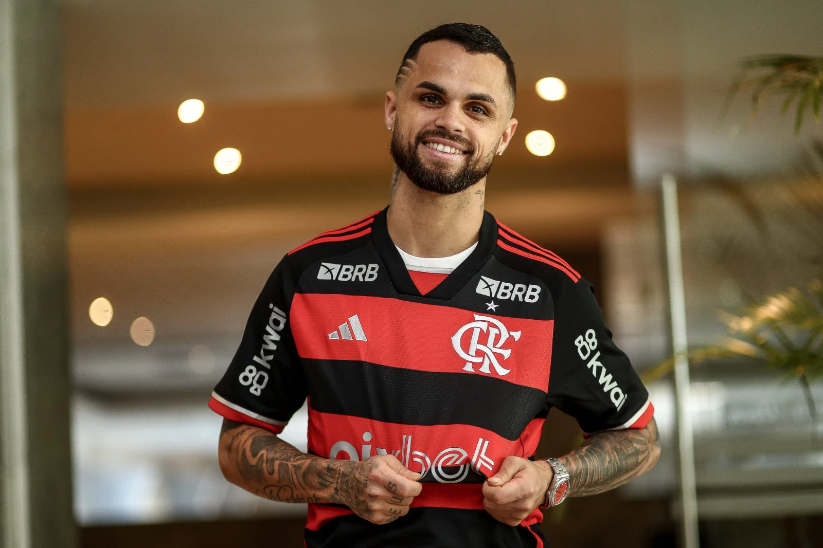 Clube do Catar mira contratação de Michael, atacante do Flamengo