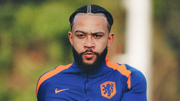 Flamengo recusa contratação de Memphis Depay após exigências salariais em 2024