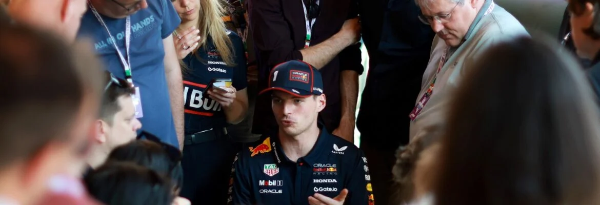 Verstappen mantém mistério sobre futuro, mas já comunicou decisão à Red Bull